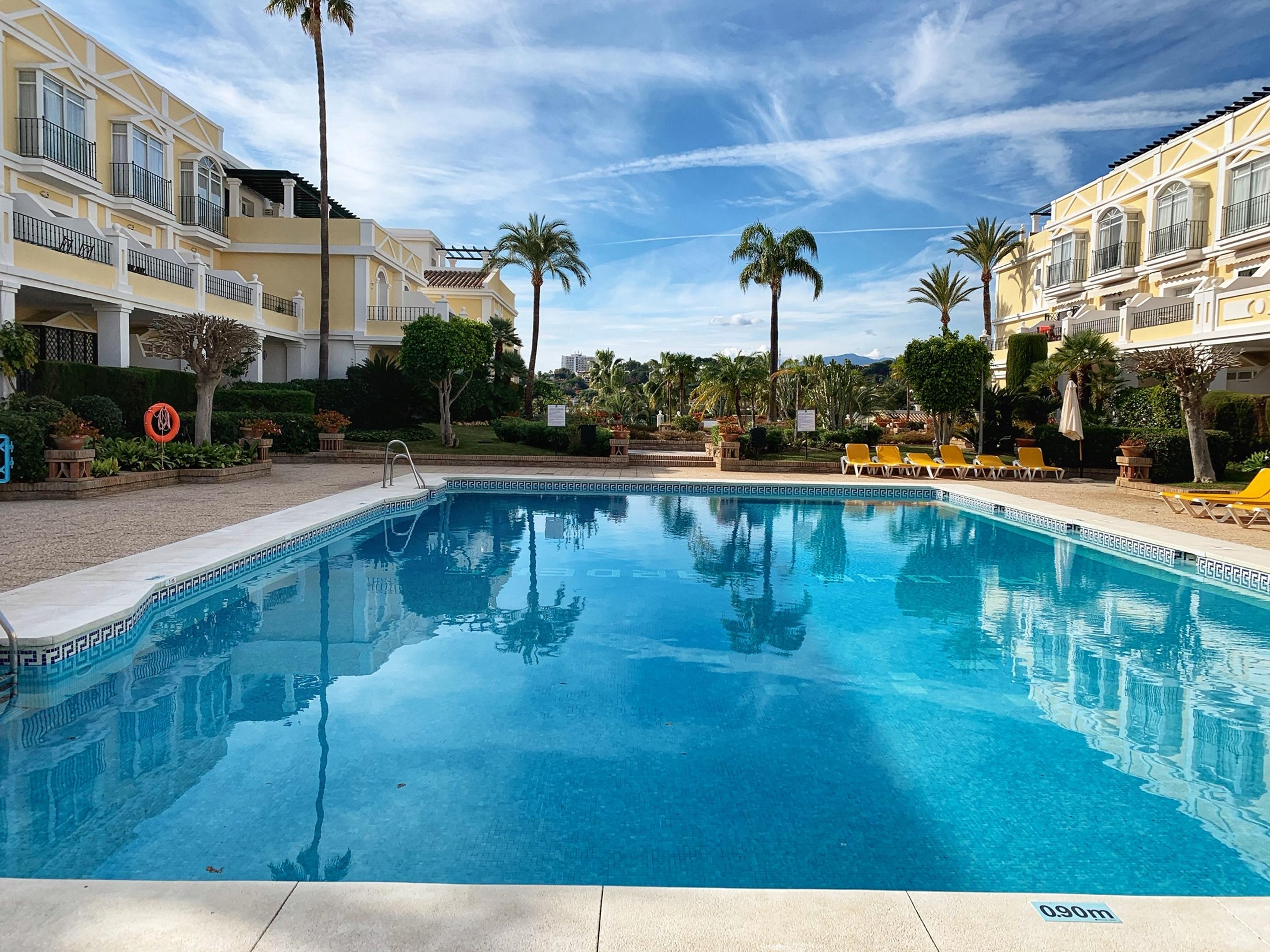 Aloha Gardens By Vacation Care Lägenhet Marbella Exteriör bild